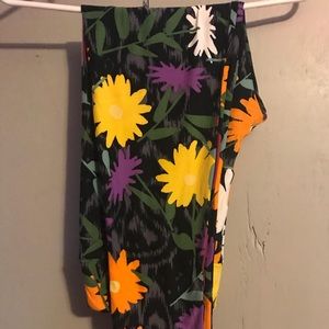‼️Sold‼️ Lularoe Floral TC Leggings